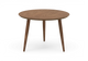 Rundt sidebord i mørkbejdset træ med tre tilspidsede ben, frilagt mod hvid baggrund.