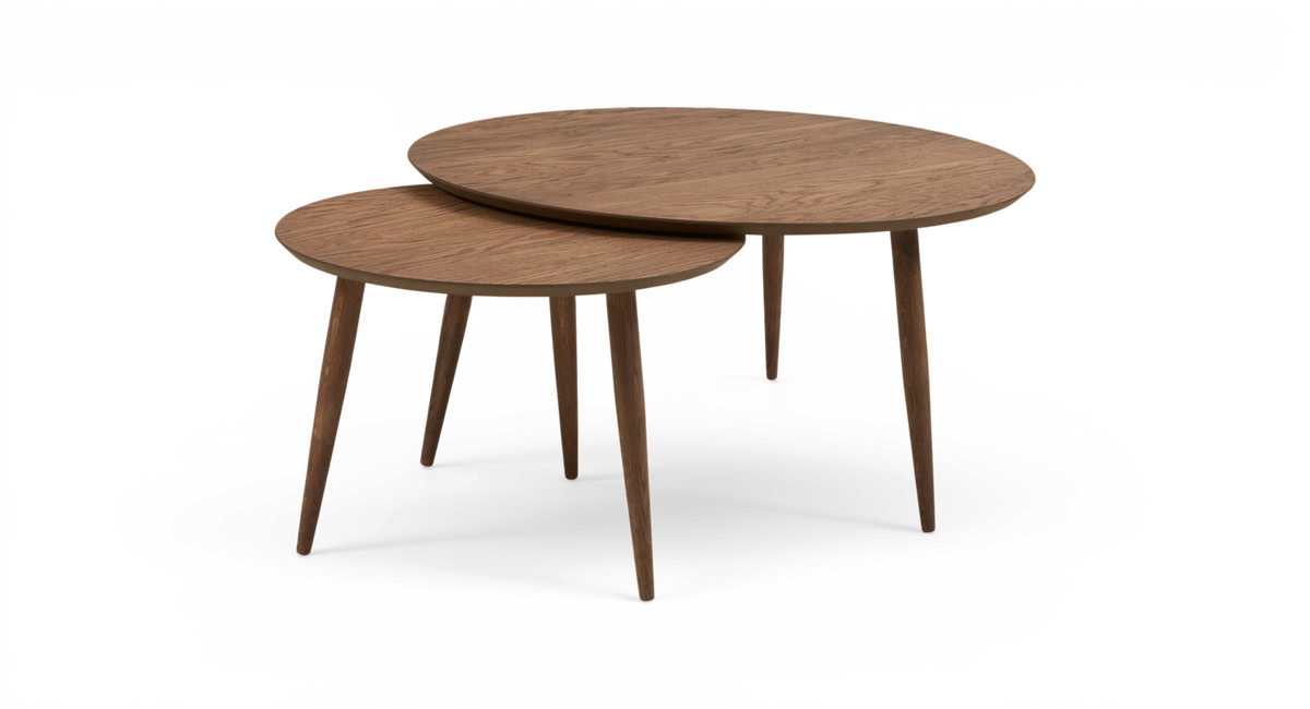 To runde sæt-borde i brun eg med tre slanke ben, delvist overlappet.