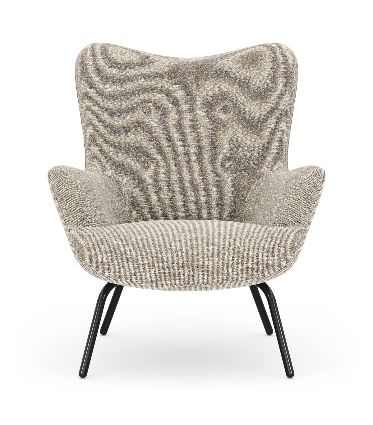 Beige loungestol i stof med bløde, afrundede former og sorte metalben, frilagt på hvid baggrund.