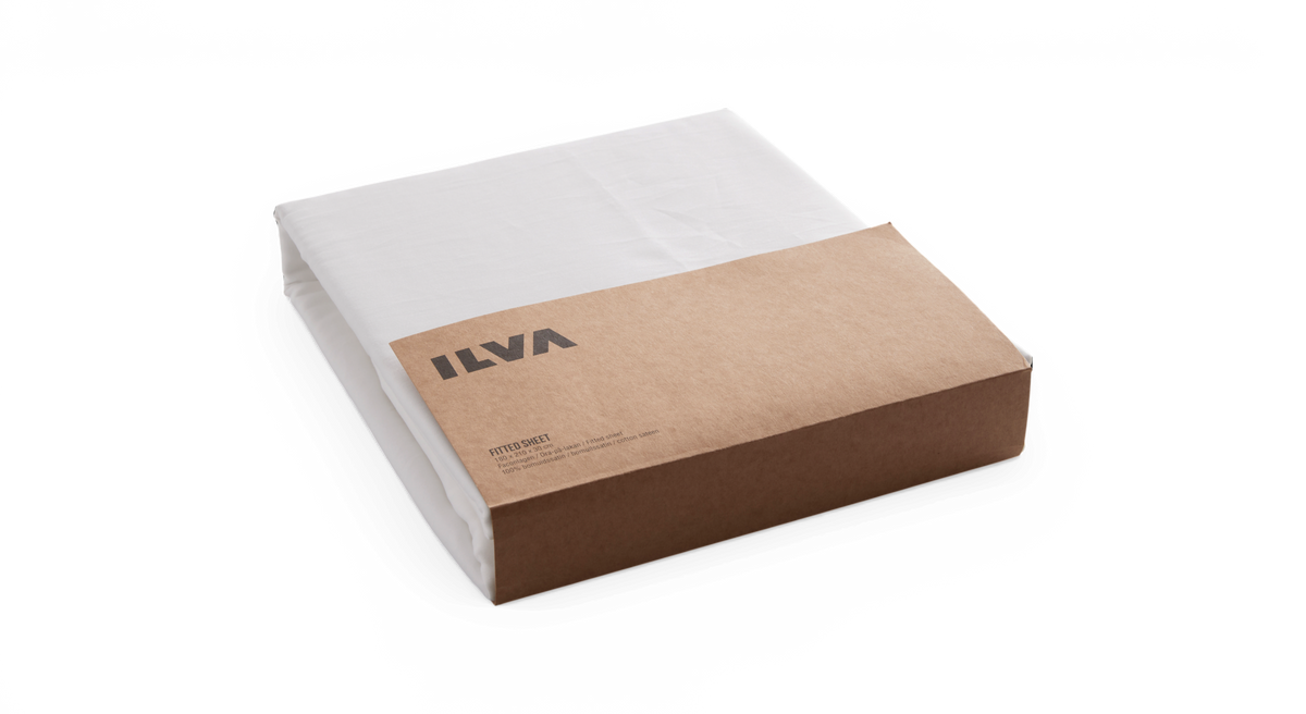 ILVA faconlagen i hvid, 100% bomuldssatin.