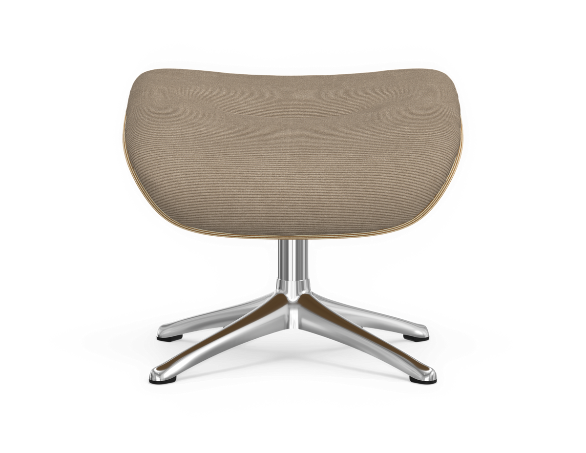 Beige fodskammel/ottoman med afrundede kanter og poleret 4-benet metal-krydsfod, set forfra på hvid baggrund.