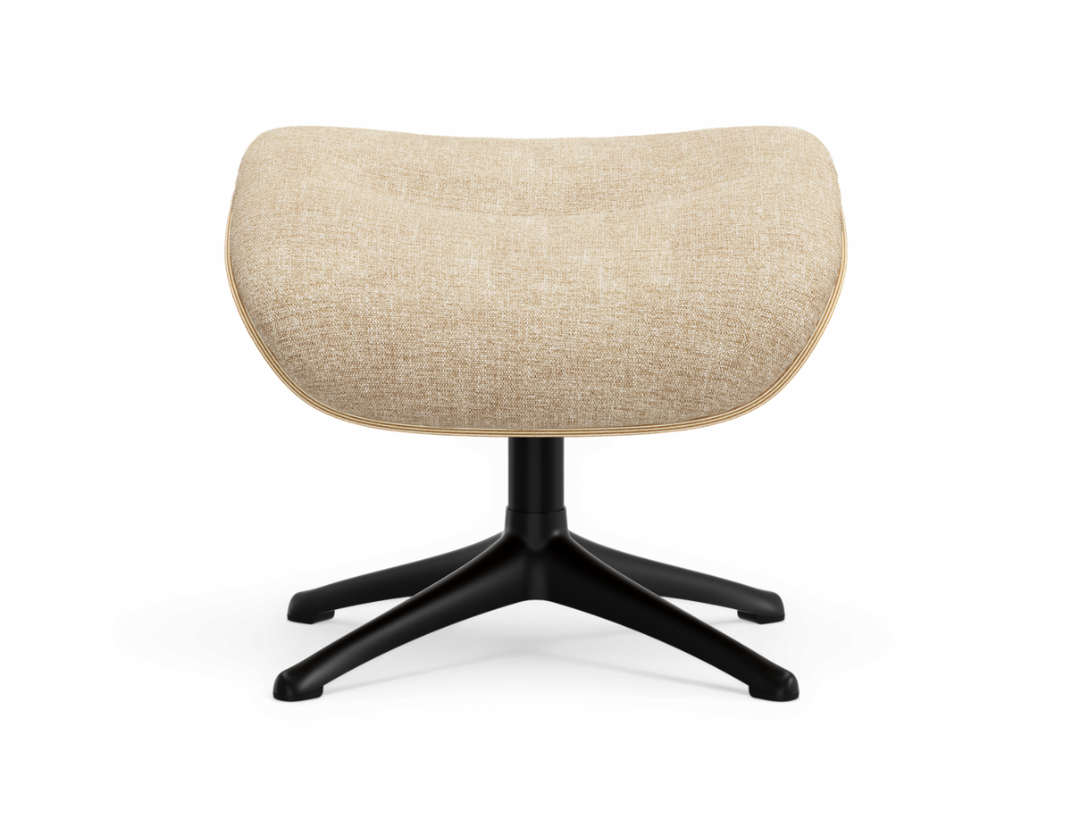 Beige polstret fodskammel/ottoman i stof med sort firebenet drejefod, set forfra.