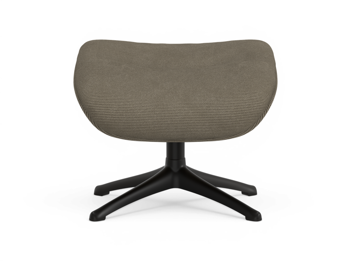 Moderne fodskammel med rillet taupe-betræk og sort firestjernet metalfod, frilagt på hvid baggrund.