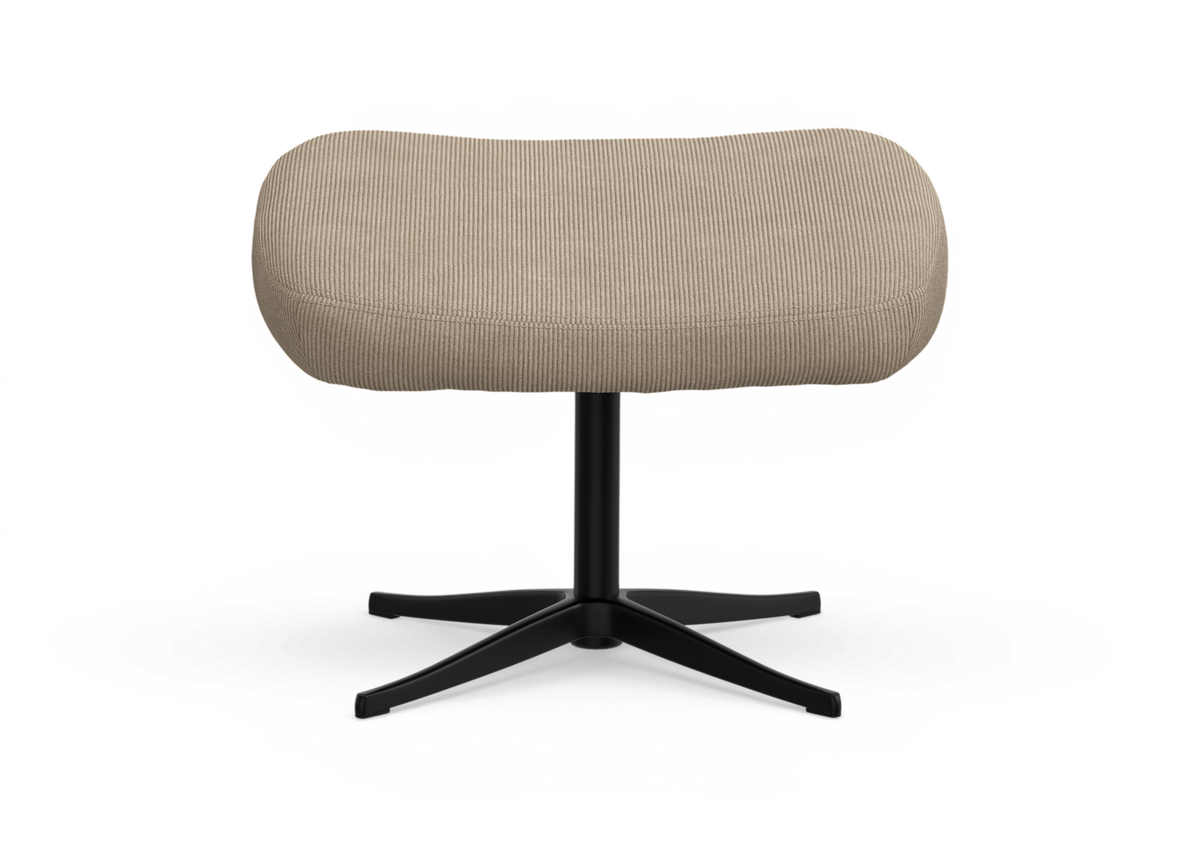 Beige fodskammel i fløjl med afrundede kanter og sort firestjernet drejefod i metal, frontvisning.