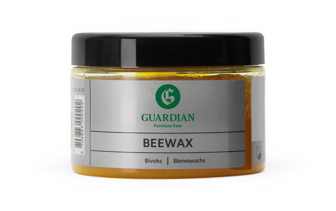 Krukke med Guardian Furniture Care BEEWAX – bivoks til møbelpleje.