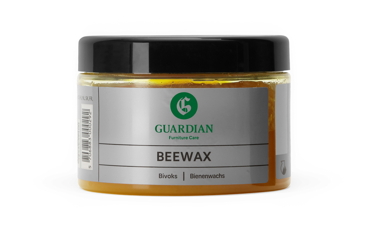 Krukke med Guardian Furniture Care BEEWAX – bivoks til møbelpleje.