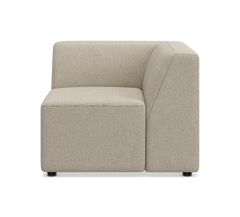 Beige modulsofa, hjørnemodul set forfra på hvid baggrund.