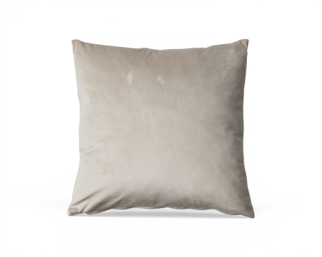 Beige kvadratisk velourpude, frilagt mod hvid baggrund.