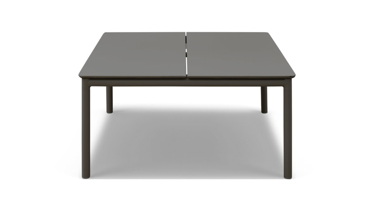 Rektangulært gråt bord med todelt bordplade, frontvisning mod hvid baggrund.