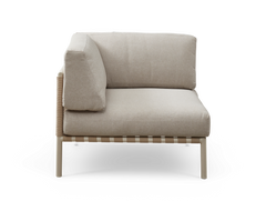 Beige modulsofa hjørnemodul med venstre armlæn, polstret sæde og ryg på let metalstel, fritlagt produktfoto.