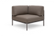 Hjørnemodul i taupegråt stof med slanke metalben, produktfoto på hvid baggrund.