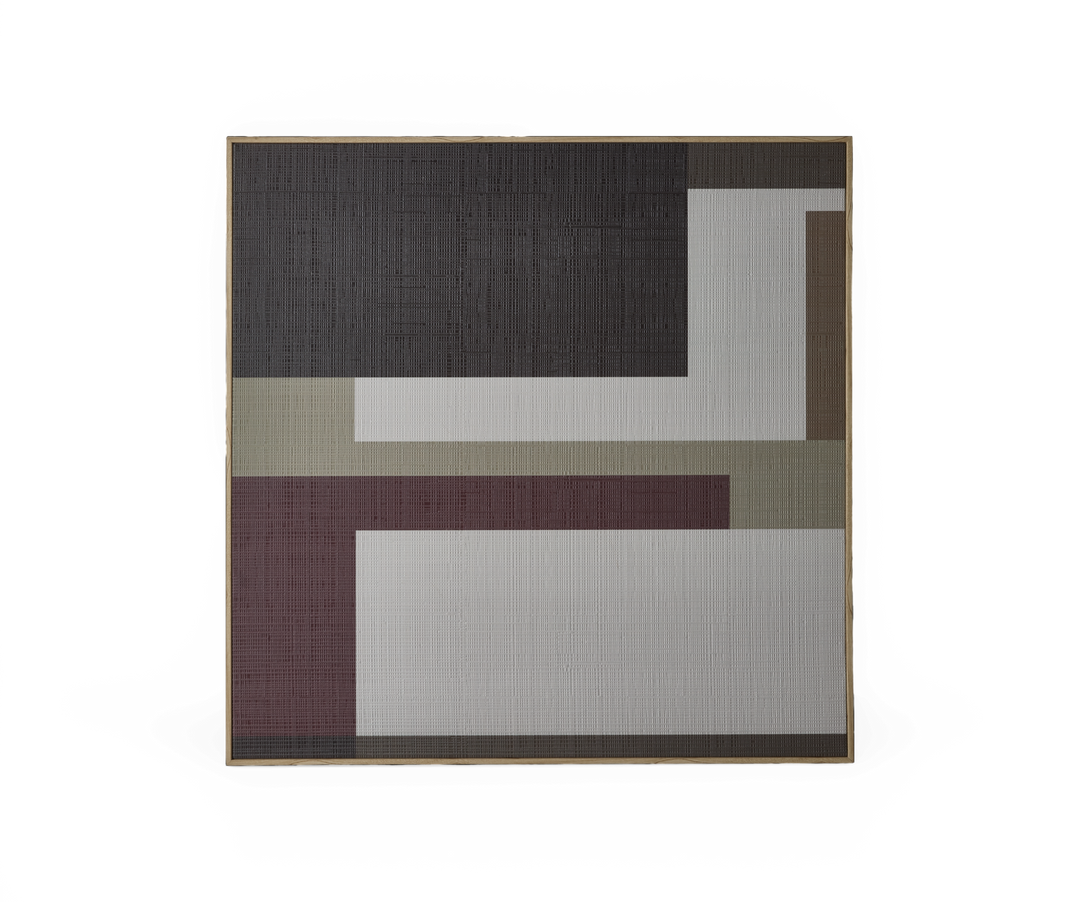 Rektangulært tæppe med grafisk mønster i grå, beige, sort og vinrød.