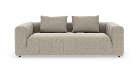 Beige 3-personers sofa med to rygpuder, afrundede armlæn og kanalsyede sæder.