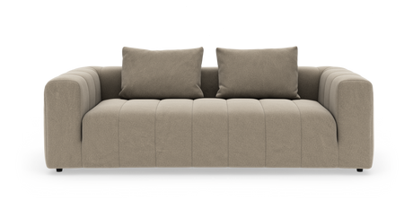 Beige 3‑personers sofa med to rygpuder, afrundede armlæn og kanalsyede sæde.