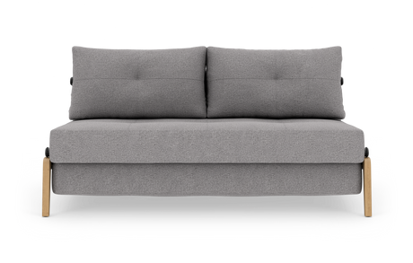Grå 2-sæders sofa med træben og to ryghynder, frontvisning frilagt på hvid baggrund.