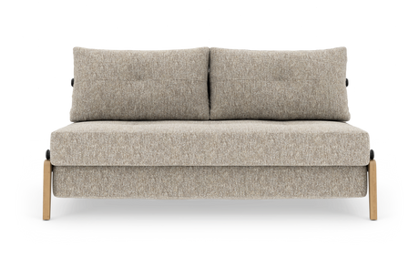Beige 2-personers sofa med to rygpuder og lyse træben, frilagt produktbillede set forfra.