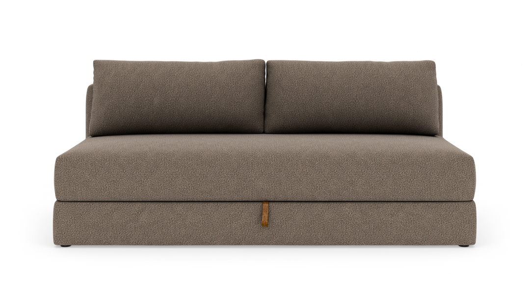 Brun 2-personers modulsofa med to ryghynder i boucléstof, frilagt på hvid baggrund.