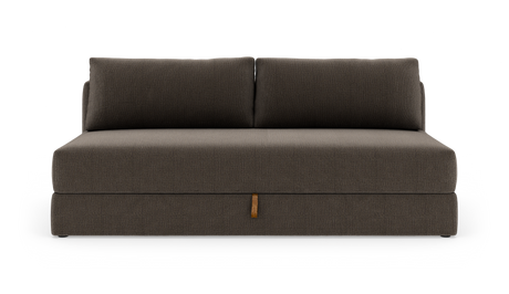 Mørkebrun, moderne 2-personers sofa uden armlæn med to ryghynder, frilagt på hvid baggrund, set lige forfra.