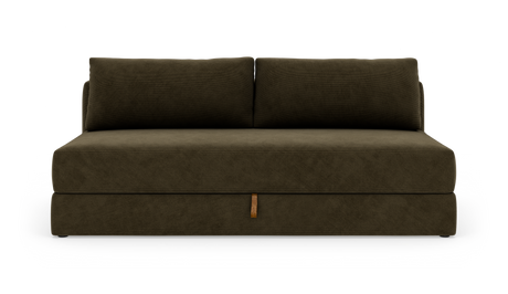 Mørk olivgrøn 2-personers sofa med to rygpuder, frontvisning på hvid baggrund.