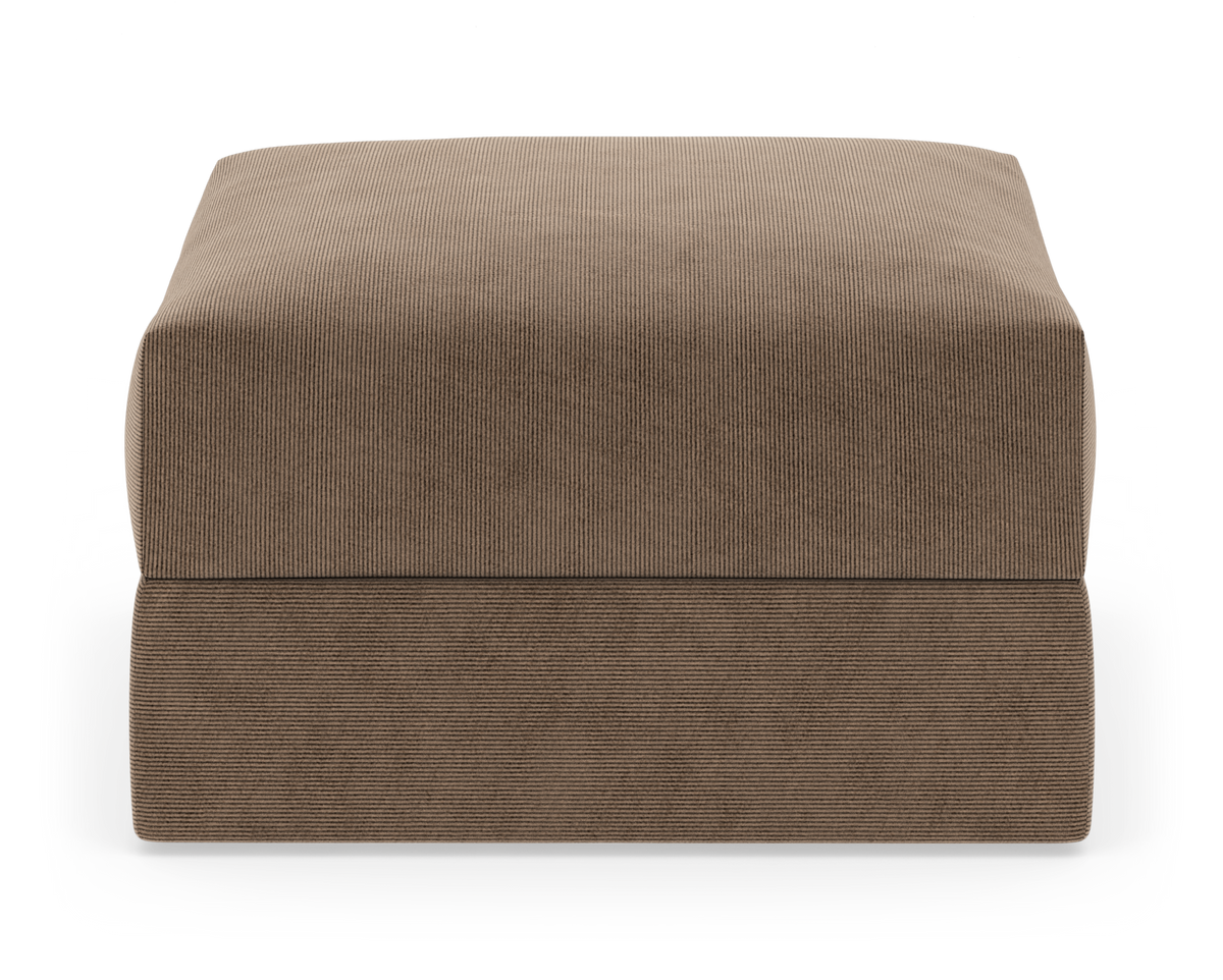 Brun corduroy-puf/ottoman på hvid baggrund, set forfra.