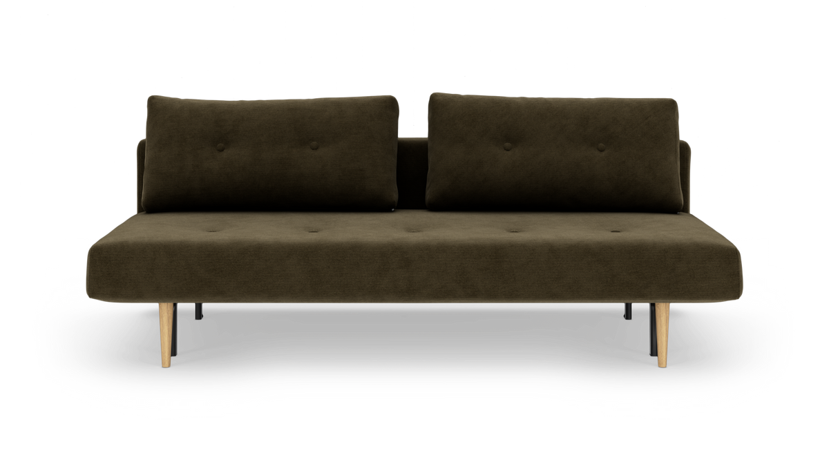 Mørk olivengrøn sofa i manchester med to ryghynder og koniske træben, frilagt forfra.