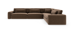Brun L‑formet modulsofa med brede armlæn og løse ryghynder i moderne stil på hvid baggrund.