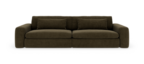 Mørk olivengrøn stofsofa med tykke puder, frontvisning på hvid baggrund.
