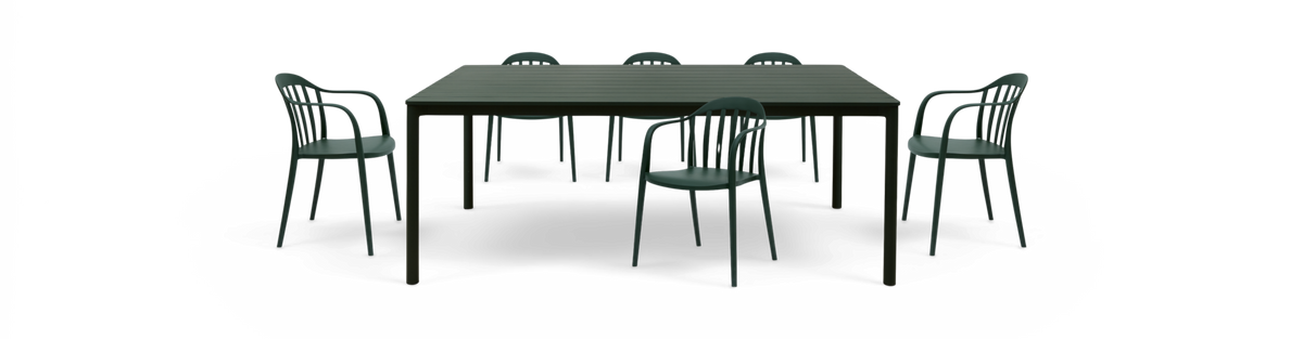 Mørkegrønt havesæt – rektangulært bord med seks matchende stole i metal, minimalistisk design, fotograferet forfra.