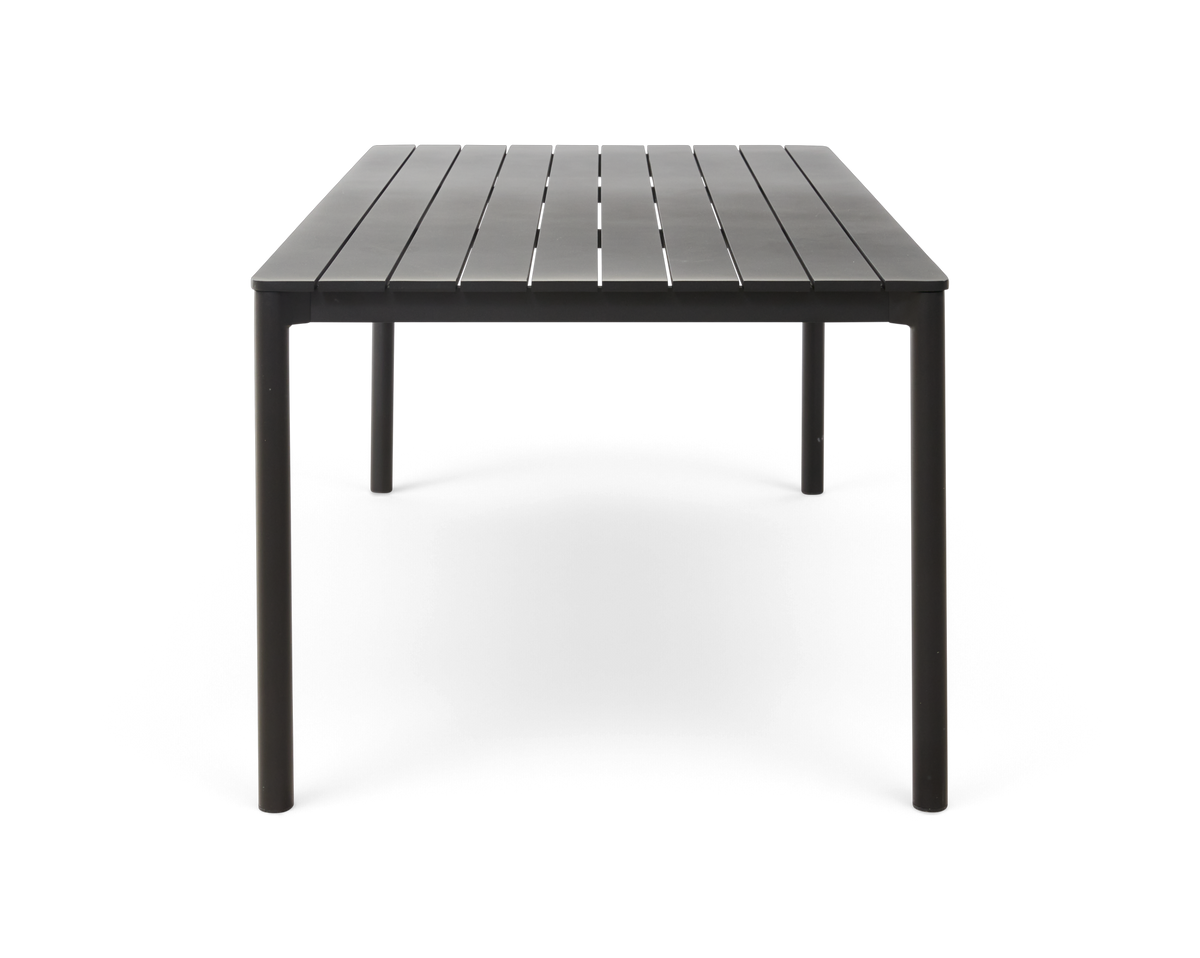 Rektangulært sort bord med lamel-bordplade, frontvisning.
