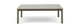Lav rektangulær bord i beige med lamelbordplade og rundede ben, frontvisning mod sort baggrund.
