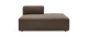 Brun modulær chaiselong/sofa-modul med lavt ryglæn på venstre side, frontview på hvid baggrund.