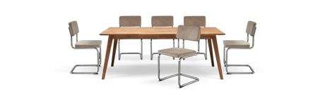 Rektangulært spisebord i træ med skrå ben og seks beige cantilever-stole med kromstel – komplet spisebordsæt.