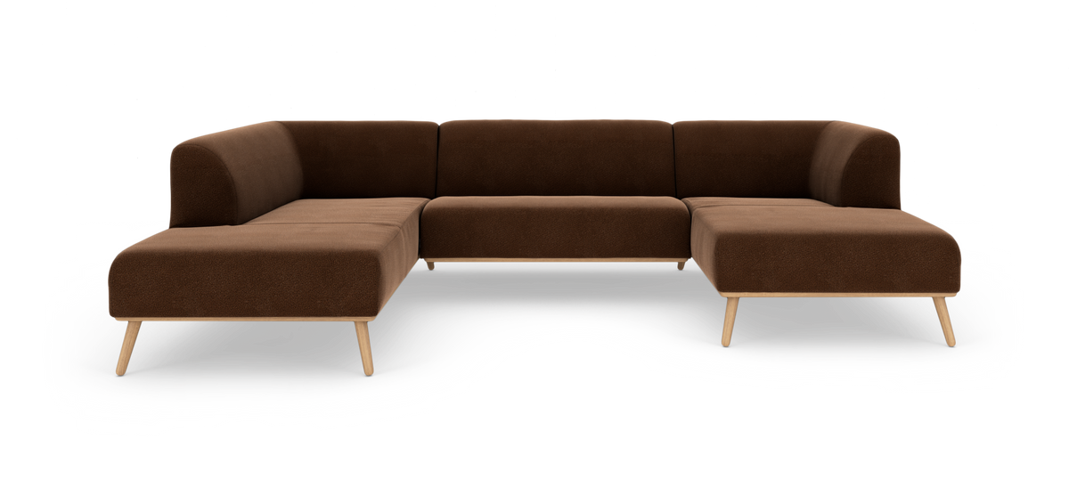Brun modulopbygget hjørnesofa i stof med træben, frontvisning på hvid studiebaggrund.