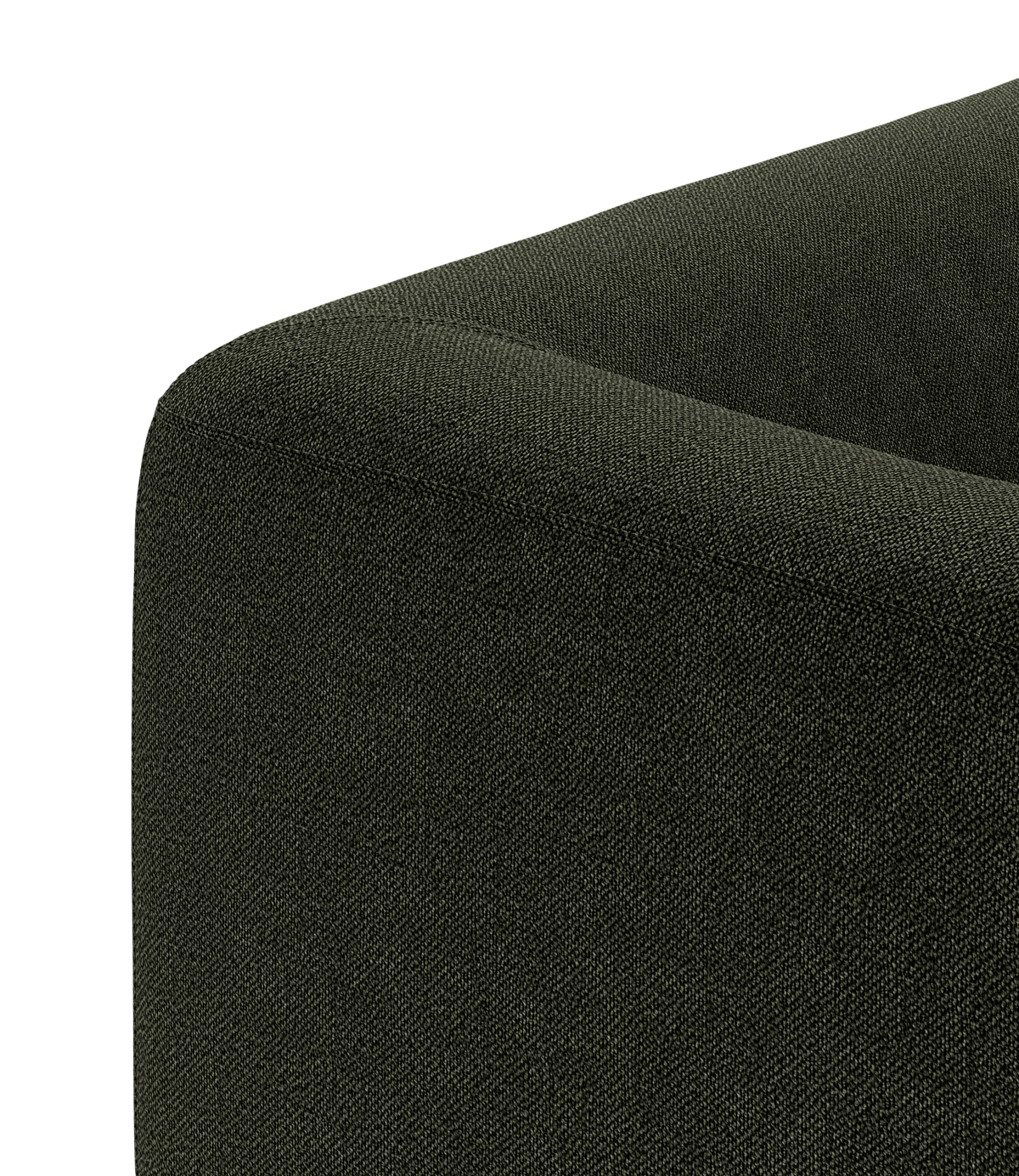 Nærbillede af mørkegrøn sofa-arm i tekstil med afrundet kant.