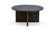 Rundt sofabord i mørkbejdset træ med glat bordplade og rillet krydsbase, frilagt på sort baggrund.