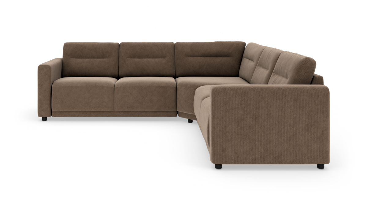 Brun L-formet modulsofa i stof, vist i studie på hvid baggrund.