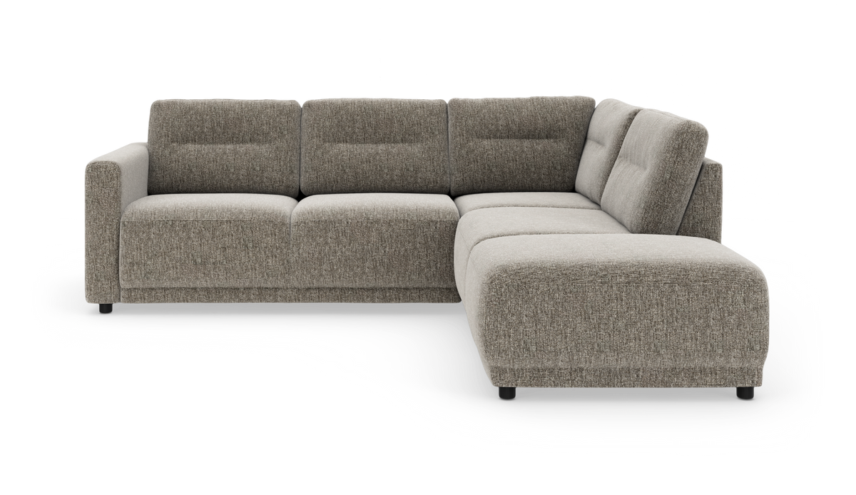 Hjørnesofa i gråbeige stof med chaiselong til højre, moderne design med lave ben.