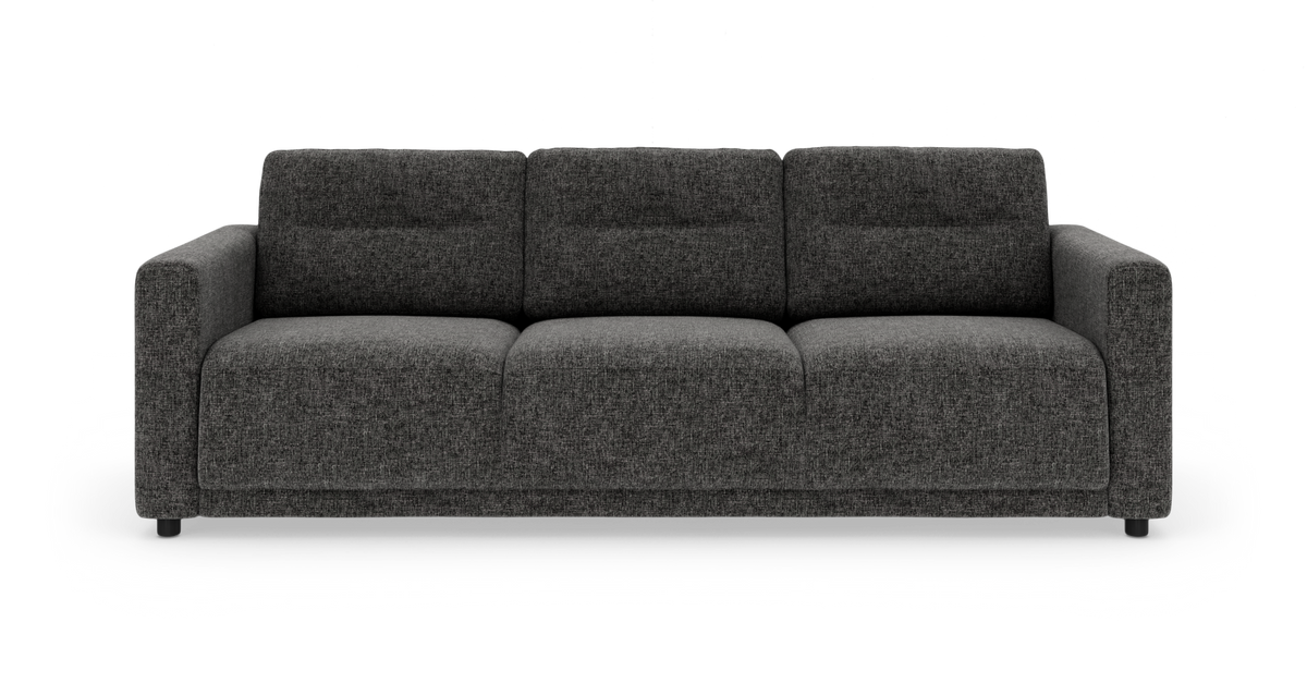 Mørkegrå tresæders sofa i stof set forfra på hvid baggrund.