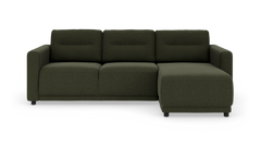 Mørkegrøn modulsofa med chaiselong til højre, set forfra mod hvid baggrund.