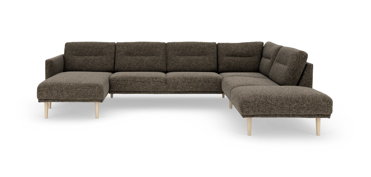 Modulær U‑formet hjørnesofa med chaiselong i begge ender, mørkebrunt stof og lyse træben.