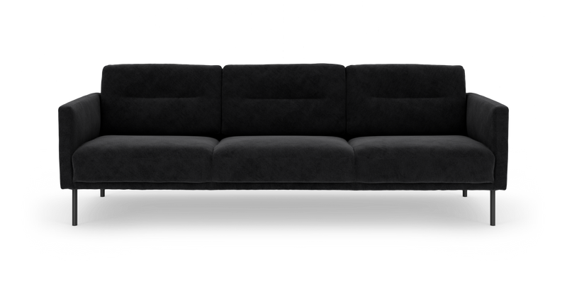 Sort 3-personers sofa med slanke metalben, fotograferet direkte forfra på hvid studiebaggrund._ps