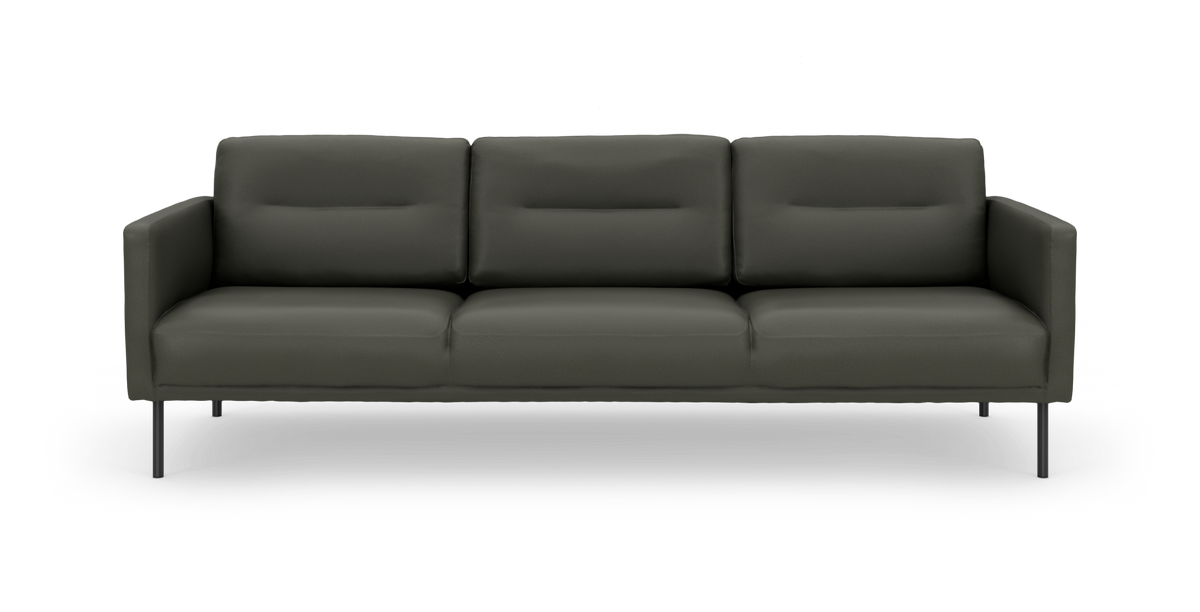 Mørkegrøn/grå 3-personers sofa med slanke metalben i moderne, enkel stil, frilagt på hvid baggrund.