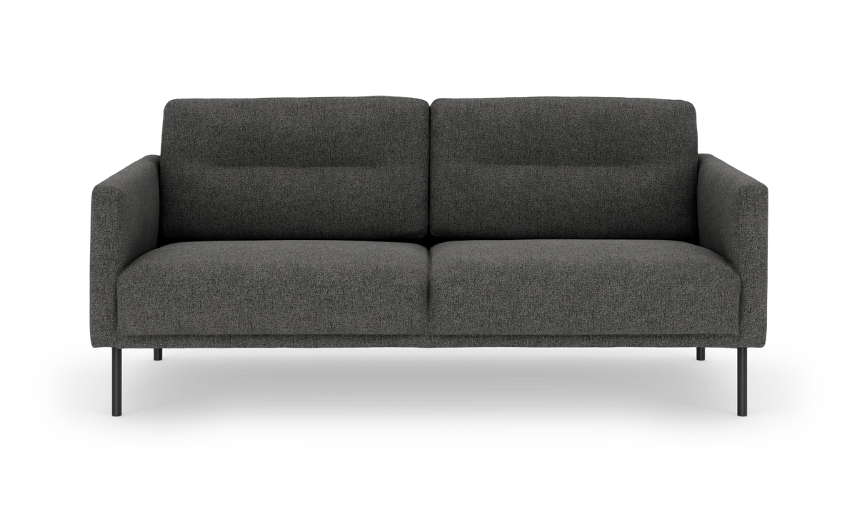 Mørkegrå 2-personers sofa med slanke metalben, frontvisning på hvid baggrund.