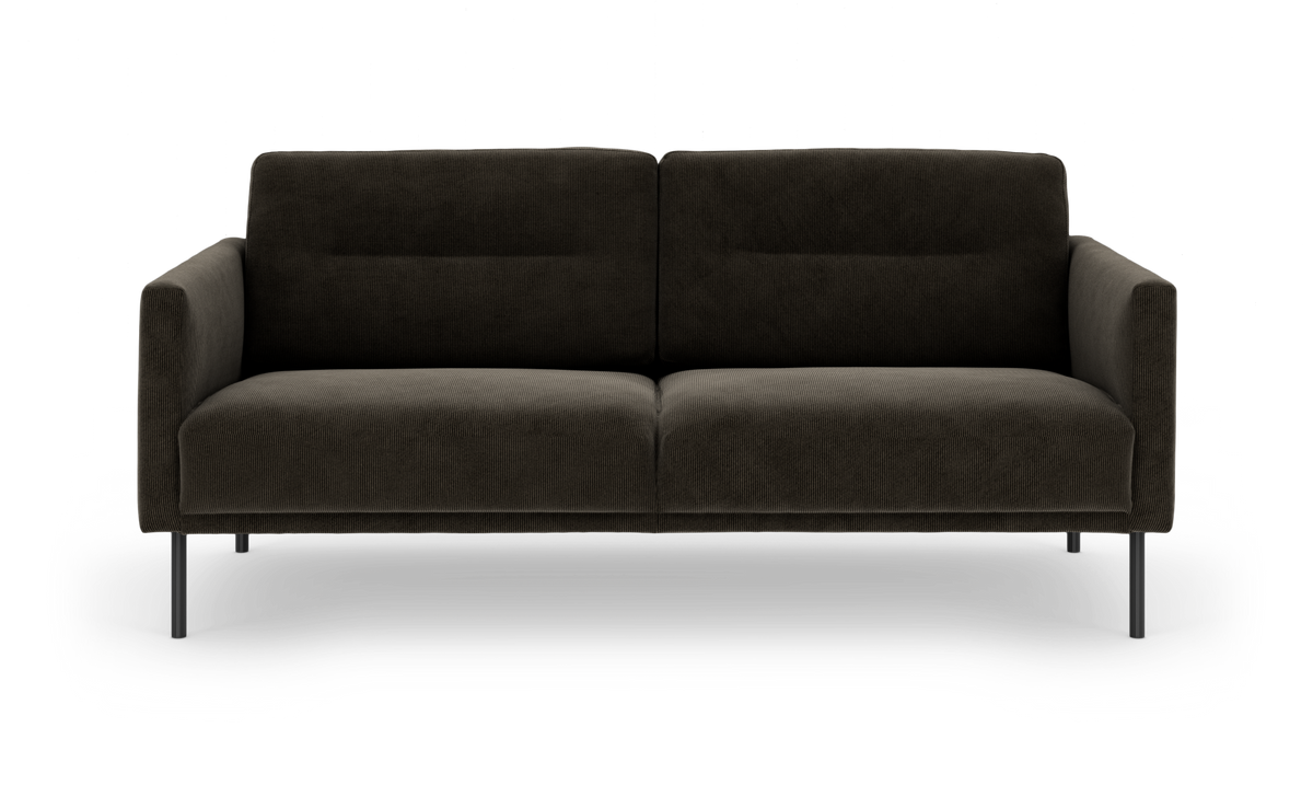 Mørkebrun 2-personers sofa i moderne, minimalistisk design på hvid baggrund.