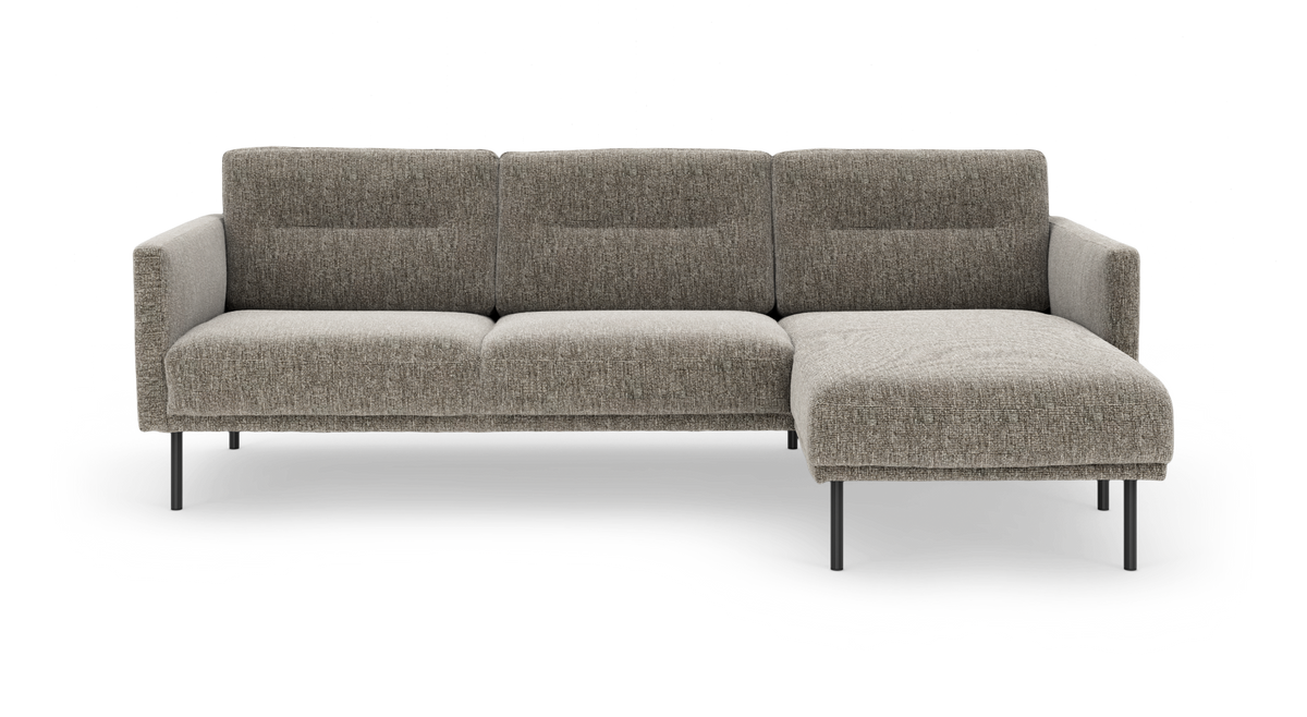 Modulsofa med højrevendt chaiselong i gråbeige stof, slanke sorte ben.