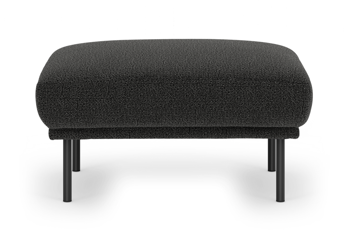 Mørkegrå polstret fodskammel/pouf med afrundede hjørner og sorte metalben, set forfra.