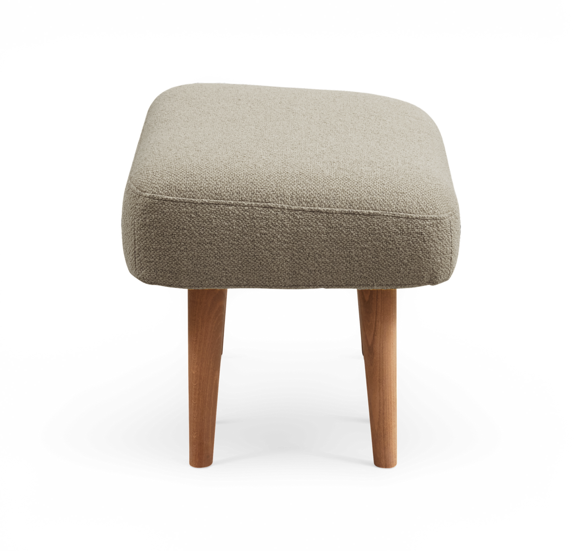 Beige fodskammel i tekstil med træben, frilagt forfra.