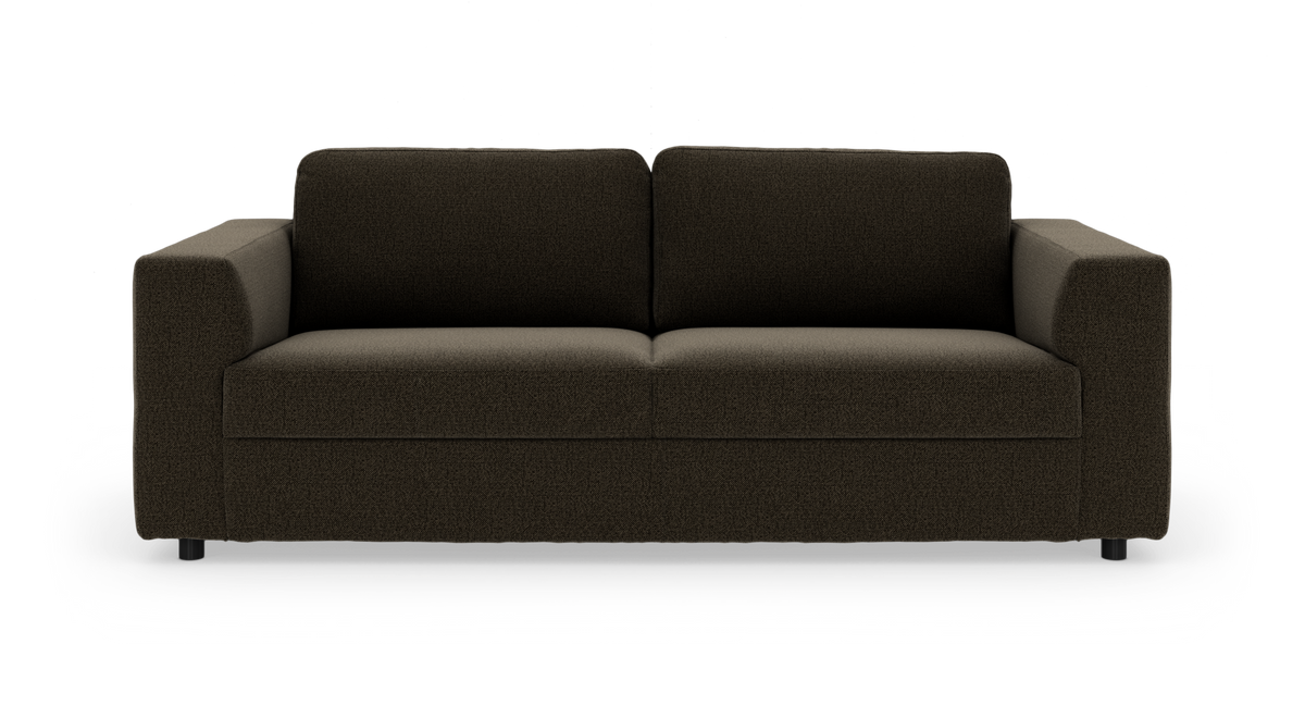 Mørkebrun sofa med lige armlæn og to ryghynder, frilagt på hvid baggrund.