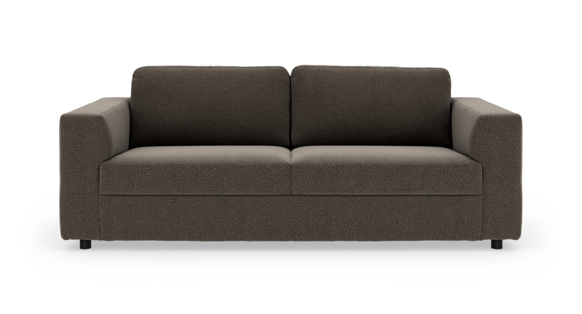 Mørkebrun 2‑personers sofa med lige armlæn, frontview, frilagt på hvid baggrund.