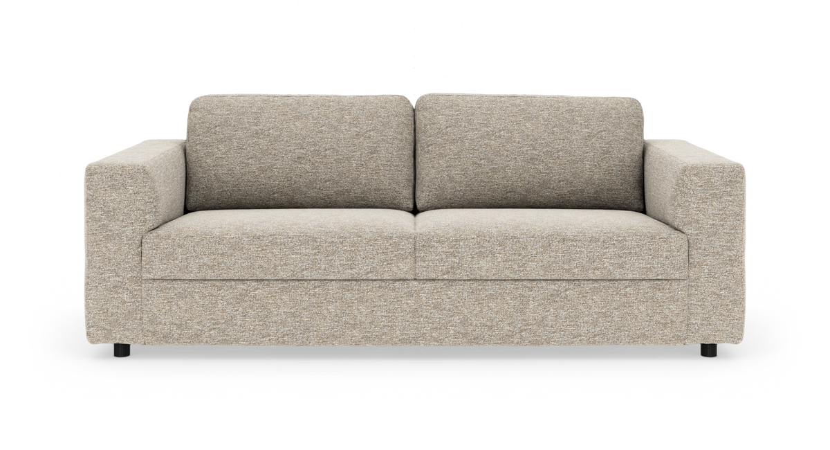 Beige 2-personers stofsofa, frontvisning på hvid studiebaggrund.